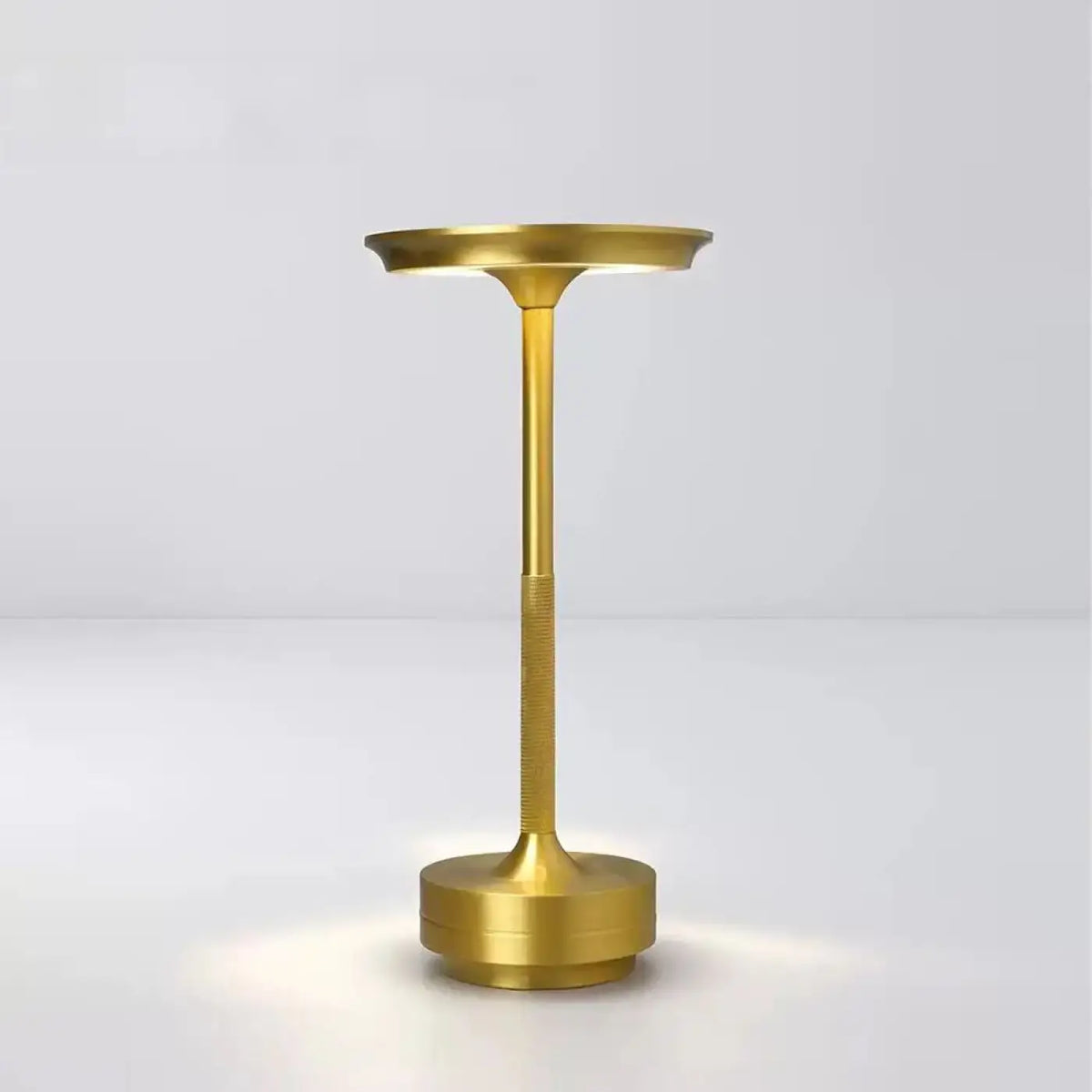 Lampe de table sans fil à structure métallique, deux modèles, doré