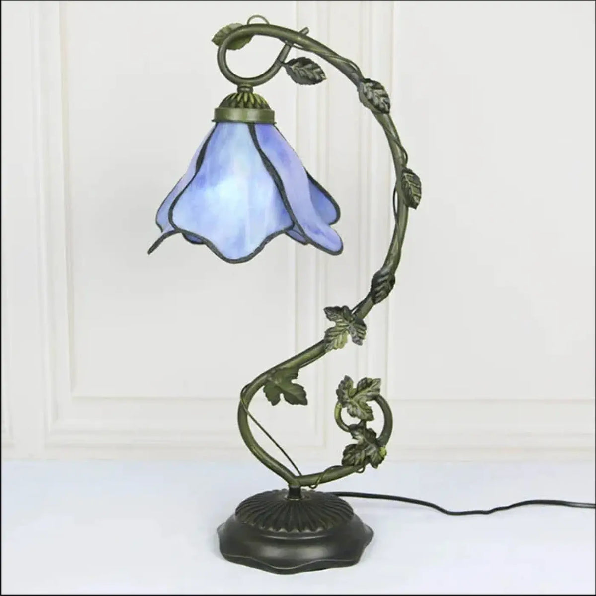 Lampe fleur à poser en verre dépoli, bleu ou rose