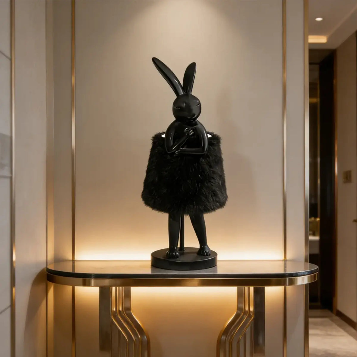 Lampe lapin en robe duveteuse, style contemporain
