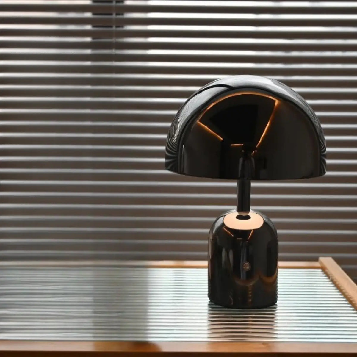 Lampe champignon métallique effet miroir, quatre coloris, noir