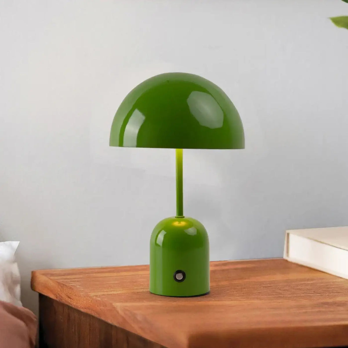 Lampe en métal à abat-jour demi-sphère, huit coloris