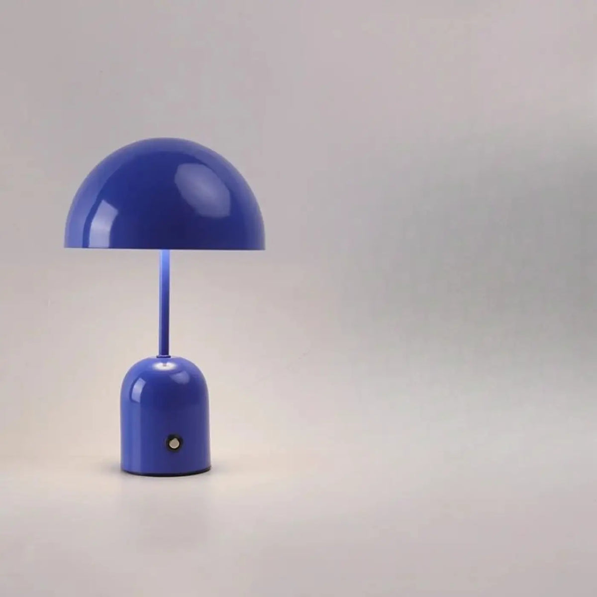 Lampe en métal à abat-jour demi-sphère, huit coloris, bleu