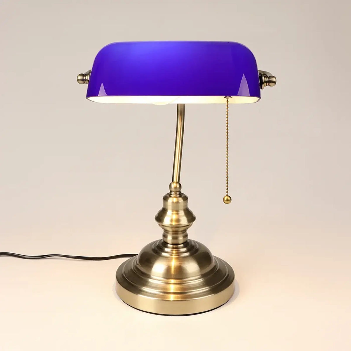 Lampe de table rétro, finition effet laiton et abat-jour coloré