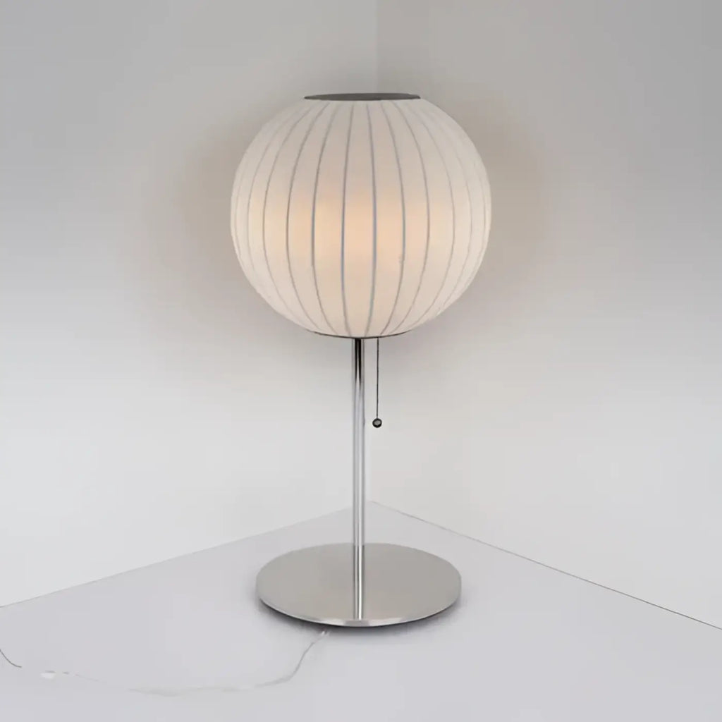 Lampe à poser à abat-jour ondulé et pied en métal, quatre modèles