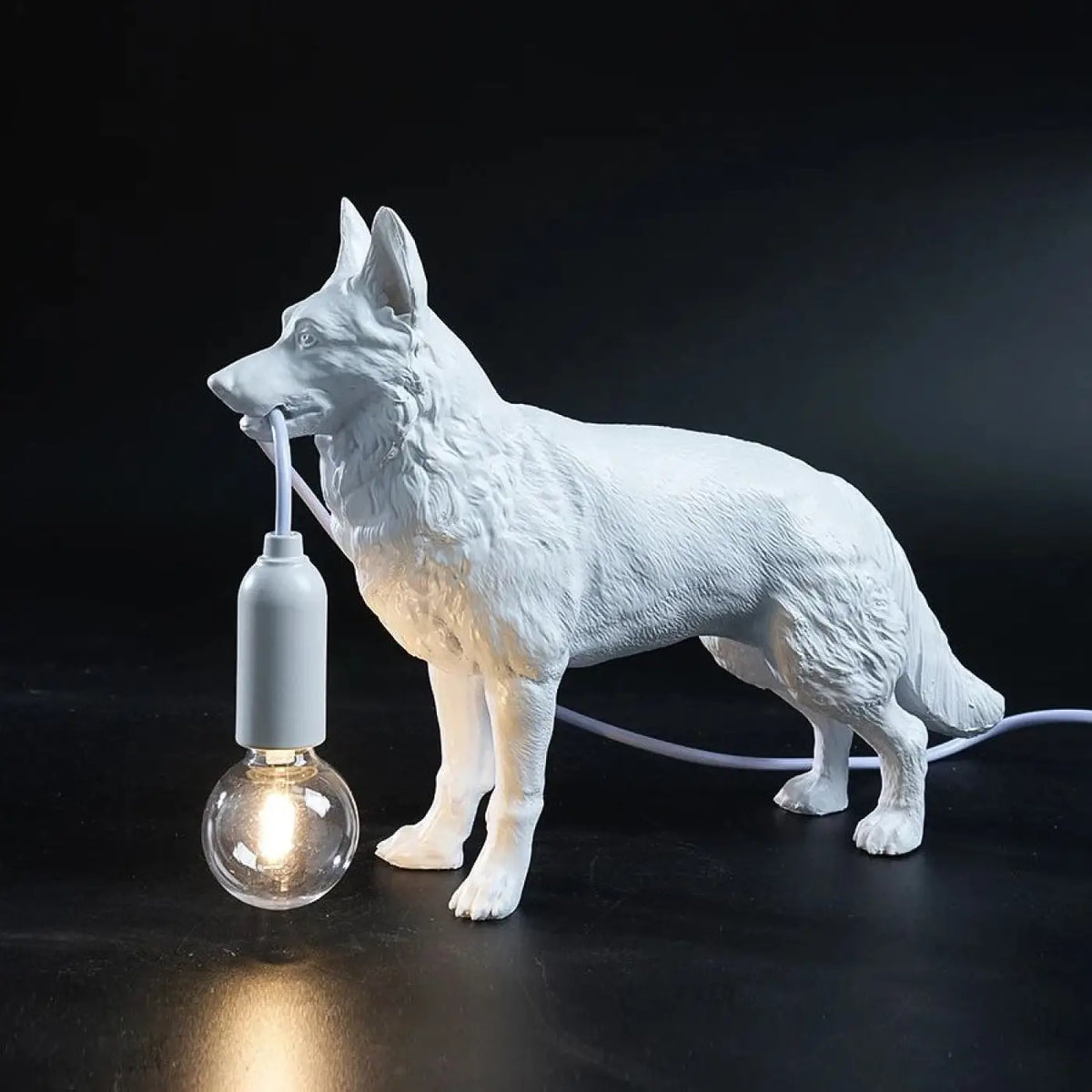 Lampe berger allemand, assis ou debout, blanc ou noir, blanc