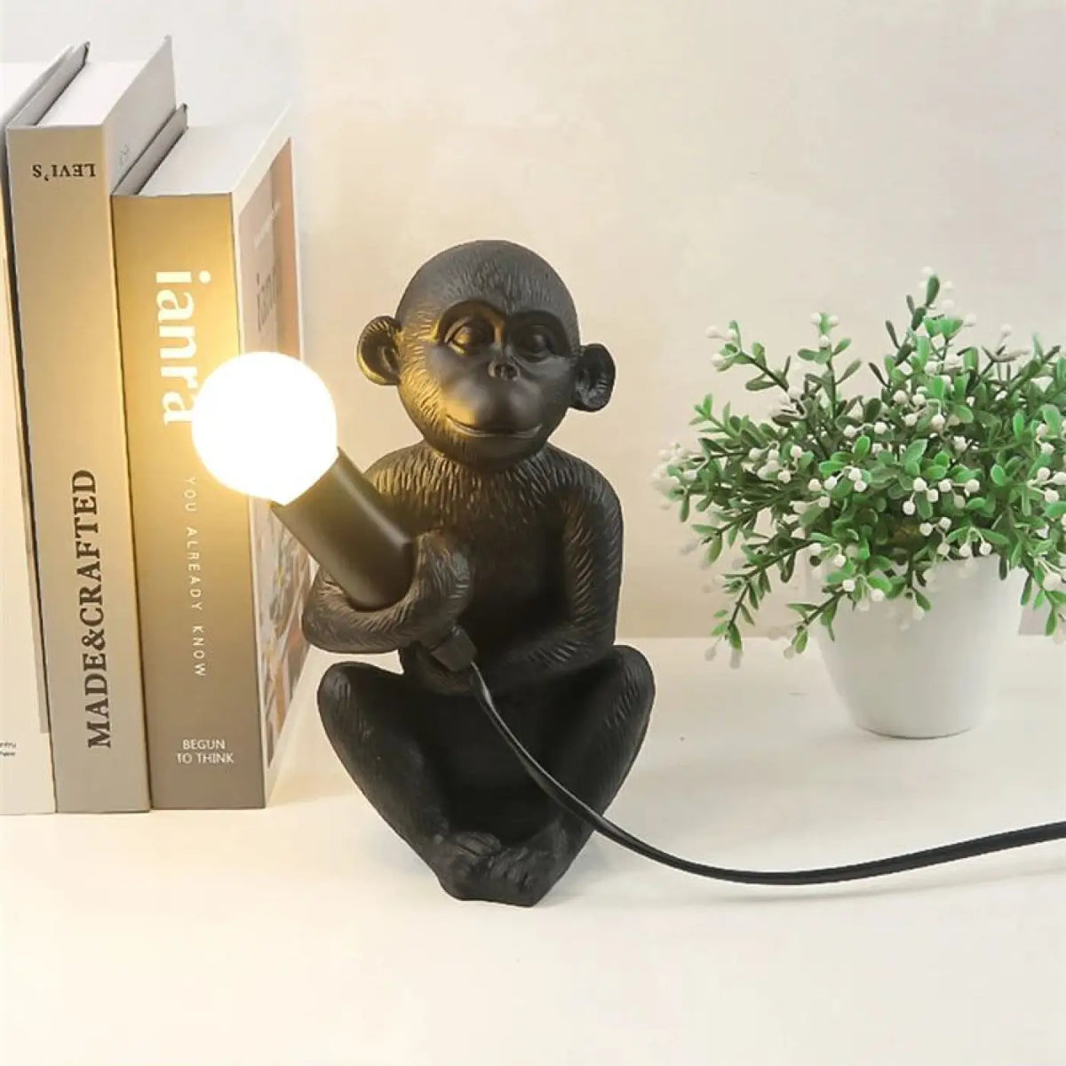 Lampe singe assis à lumière intégrée, blanc, doré ou noir, noir
