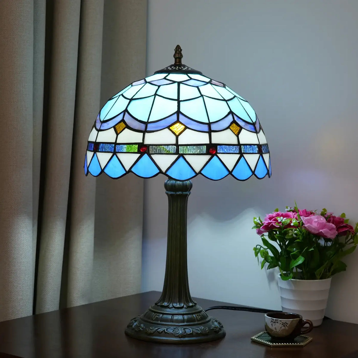 Lampe de table façon vitrail multicolore, huit modèles