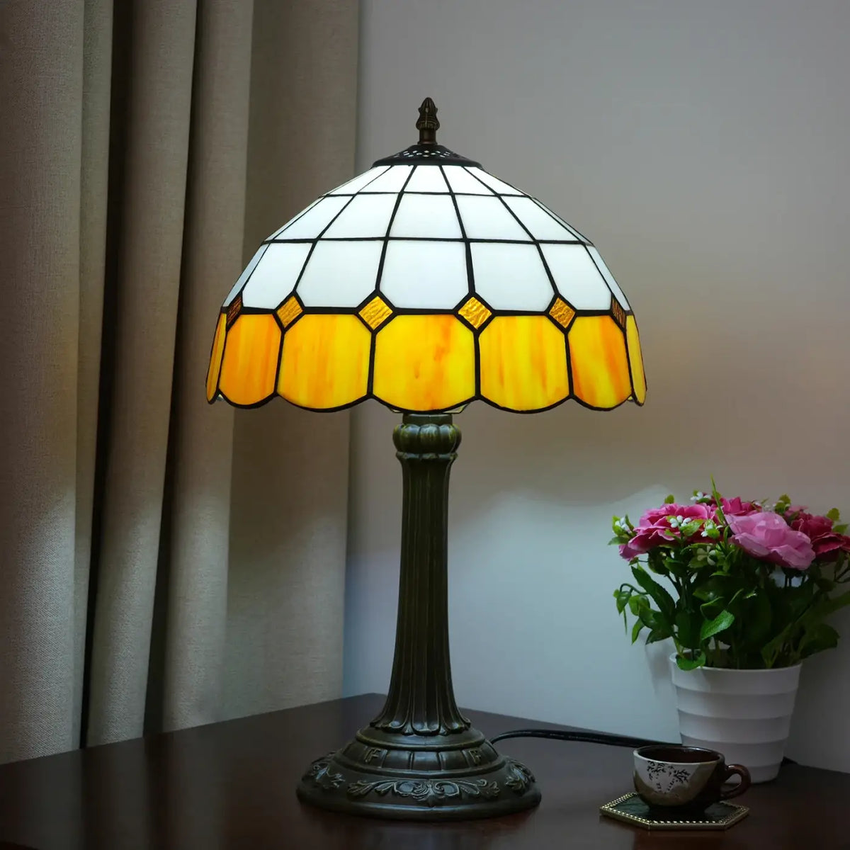 Lampe de table façon vitrail multicolore, huit modèles
