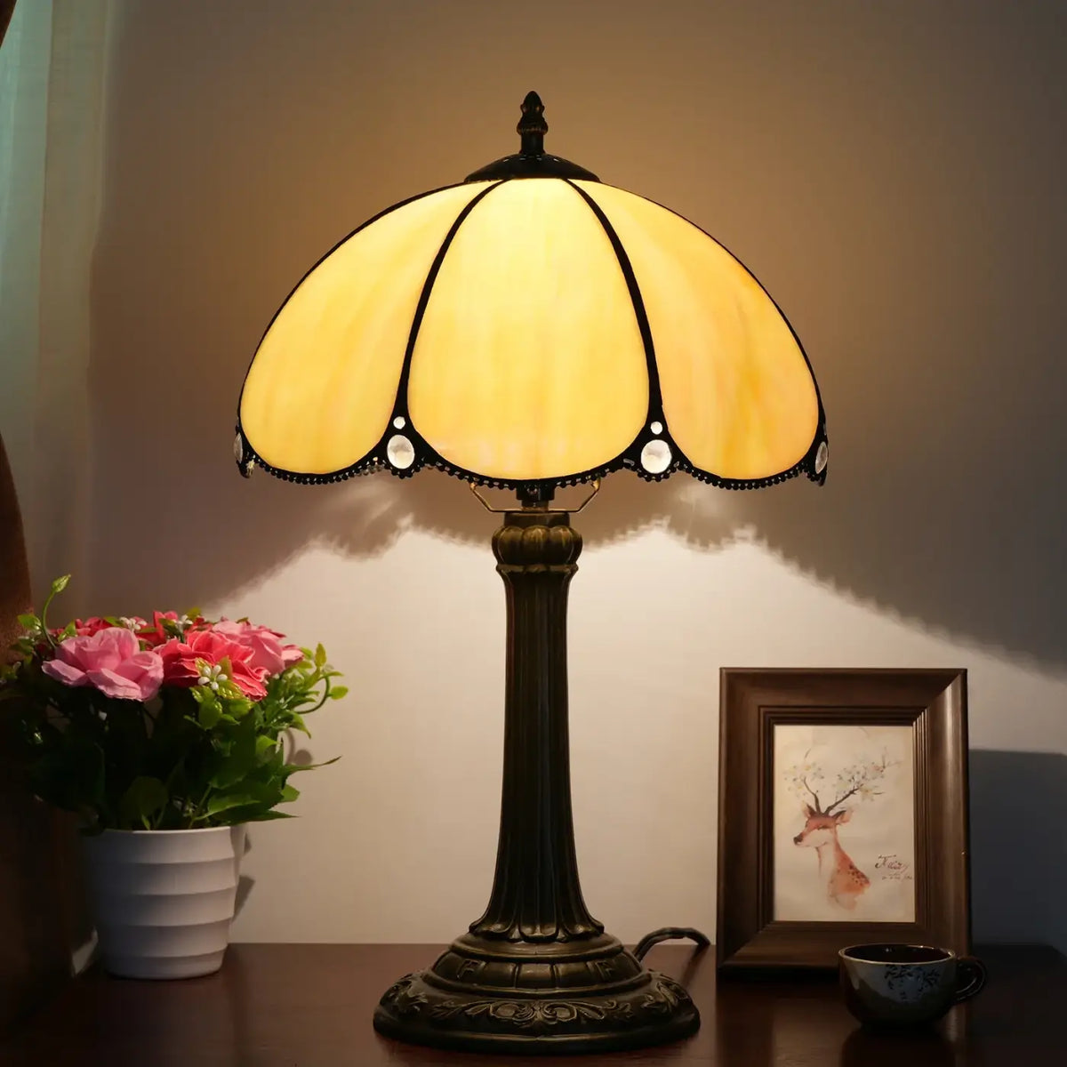Lampe de table façon vitrail multicolore, huit modèles