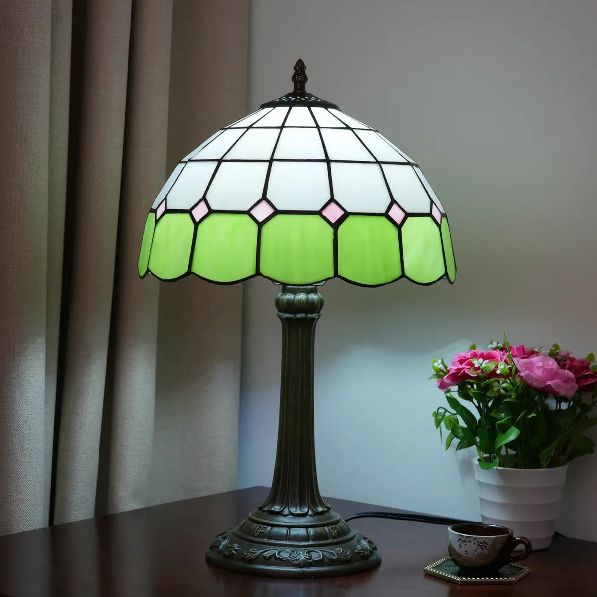 Lampe de table façon vitrail multicolore, huit modèles