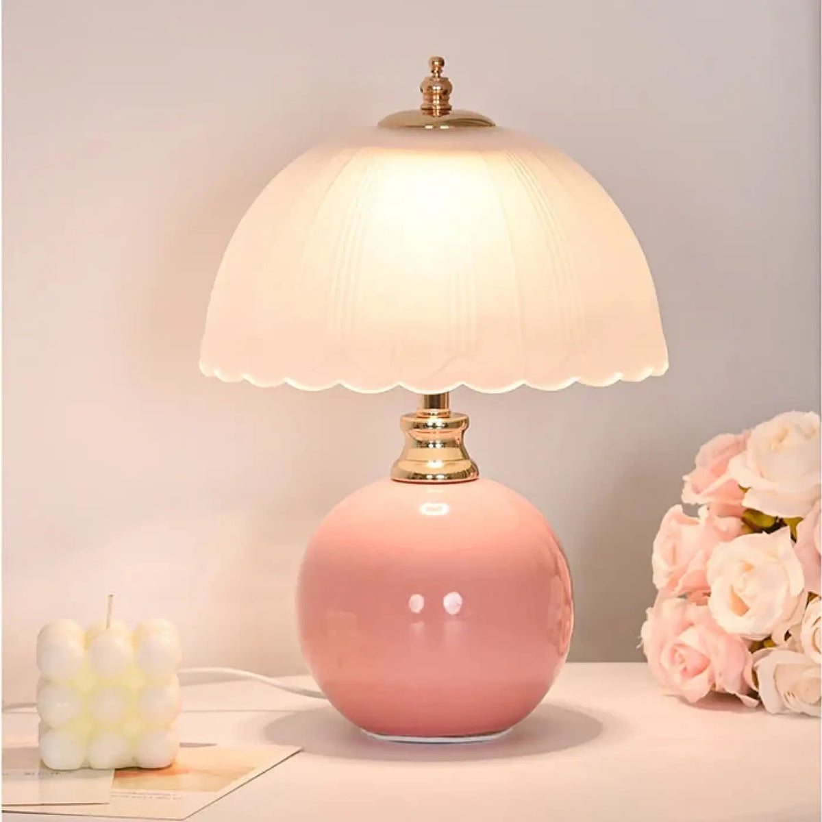 Lampe champignon vintage à abat-jour festonné, rose