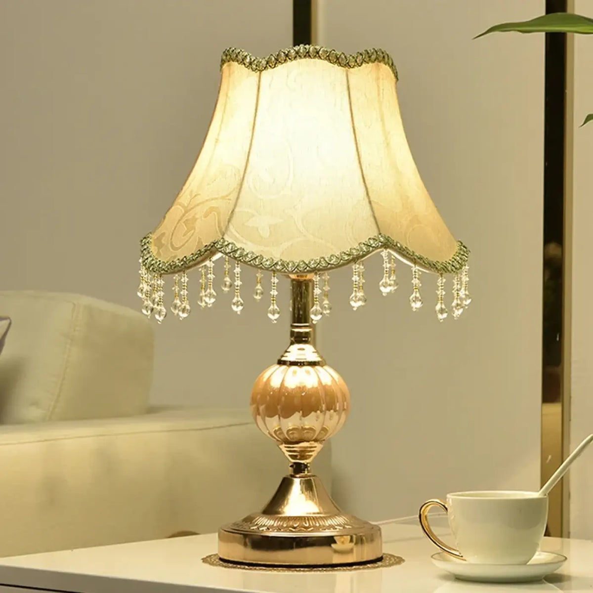 Lampe à poser vintage avec abat-jour en tissu, cinq modèles