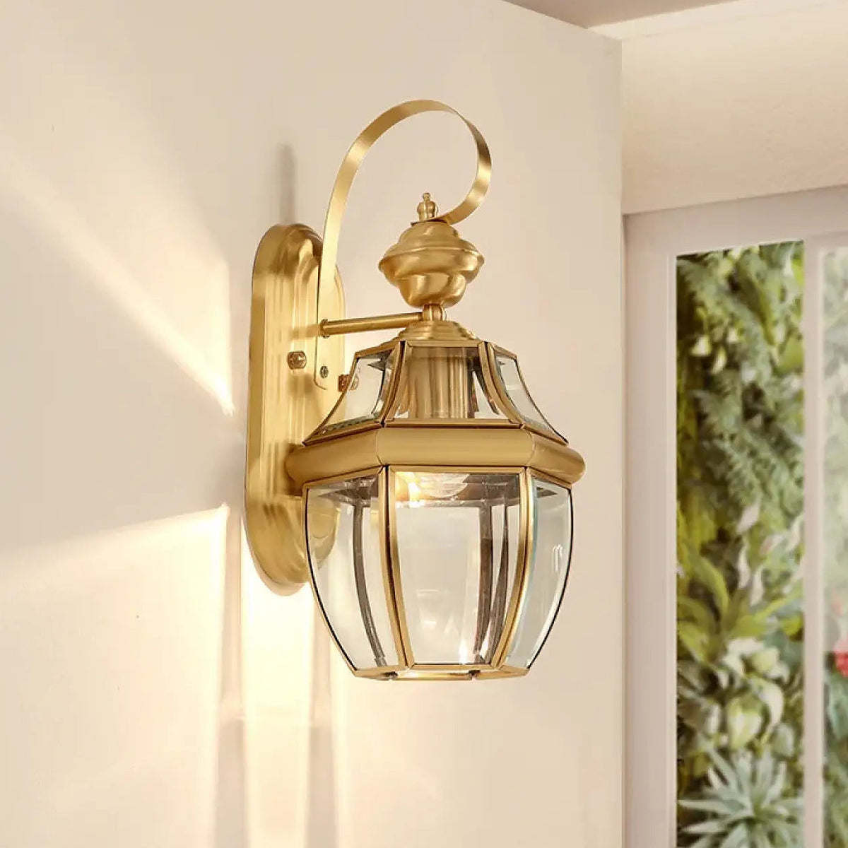 Lanterne extérieure hexagonale dorée au style rétro