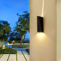 Luminaire extérieur pour les abords d'une piscine
