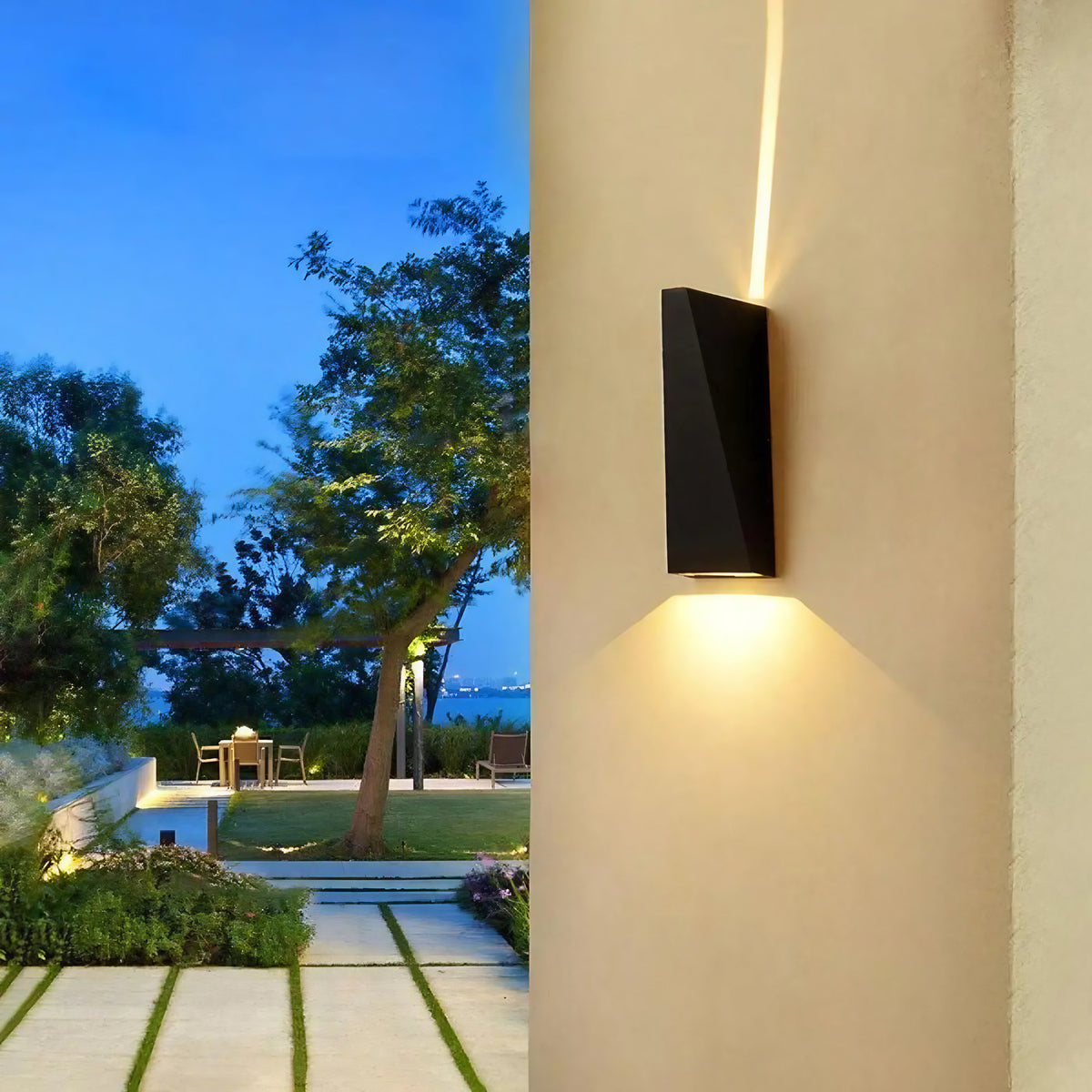 Luminaire extérieur pour les abords d'une piscine