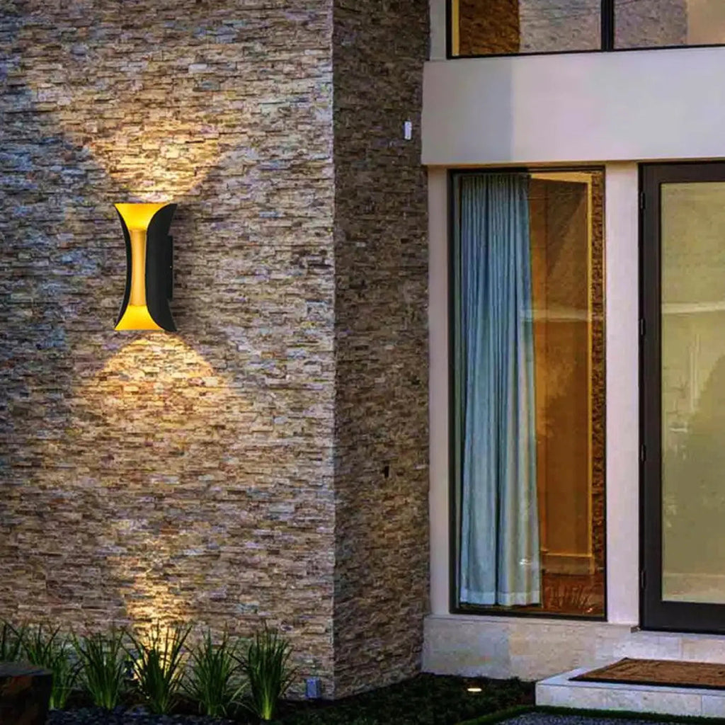 Luminaire extérieur design, noir ou blanc avec intérieur contrasté