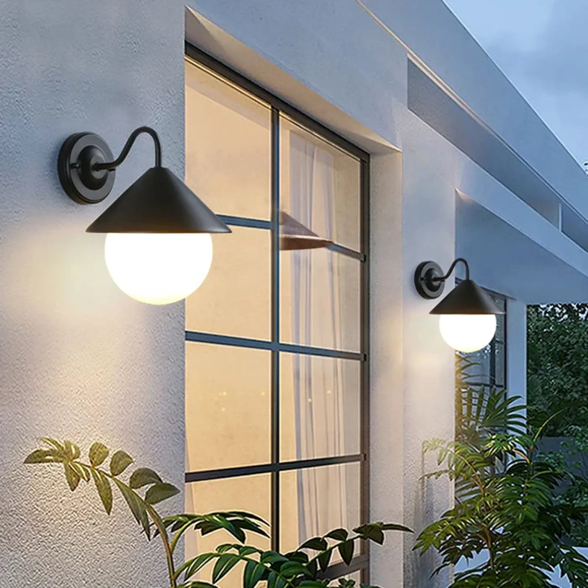 Luminaire extérieur moderne, structure noire et verre blanc