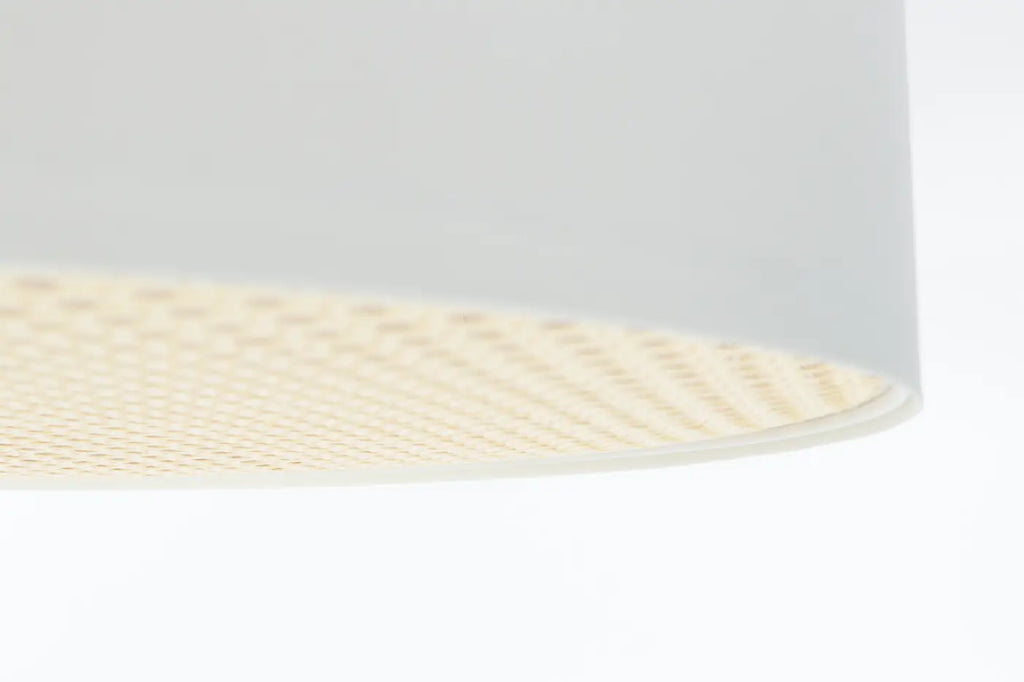 Plafonnier tissu blanc perle et diffuseur en rotin écru