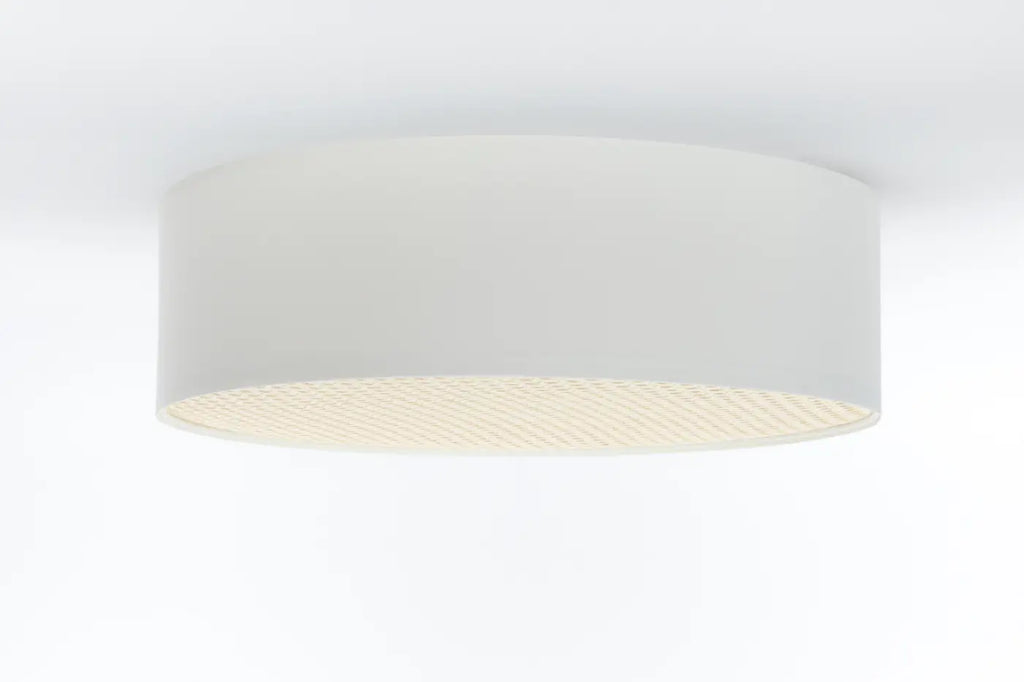 Plafonnier tissu blanc perle et diffuseur en rotin écru