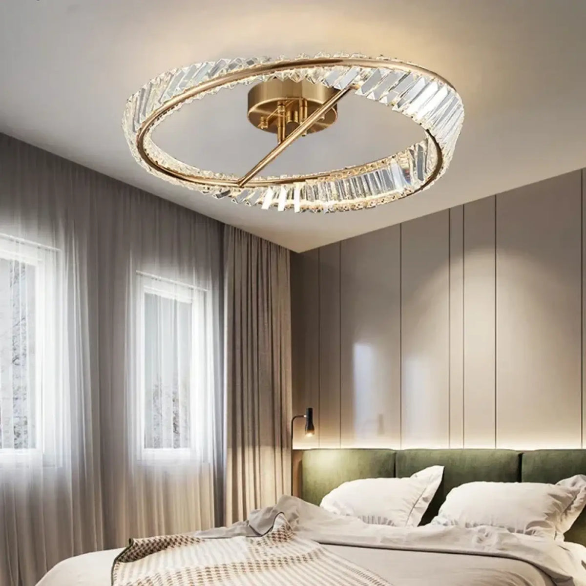 Plafonnier anneau doré à éléments transparents effet cristal