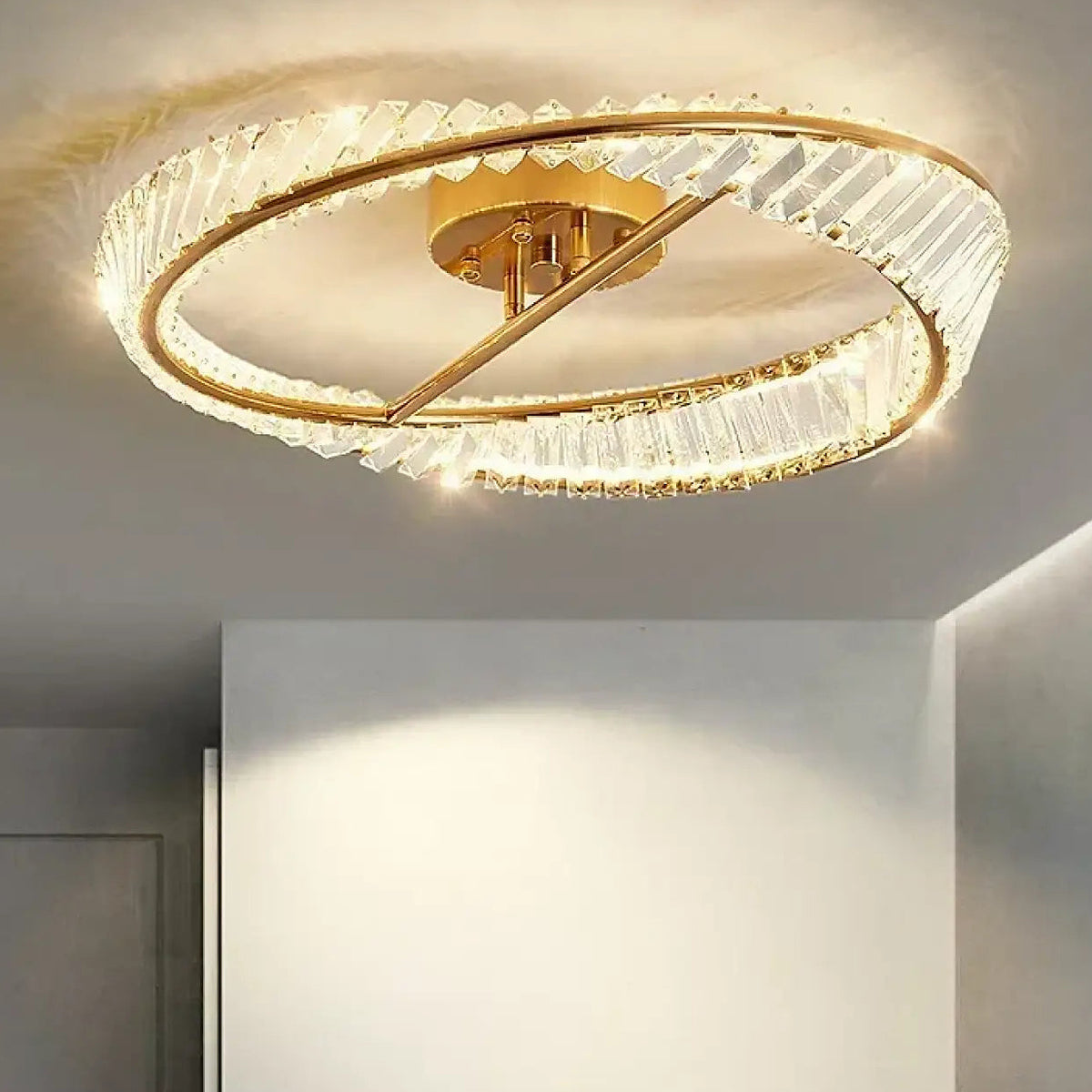 Plafonnier anneau doré à éléments transparents effet cristal