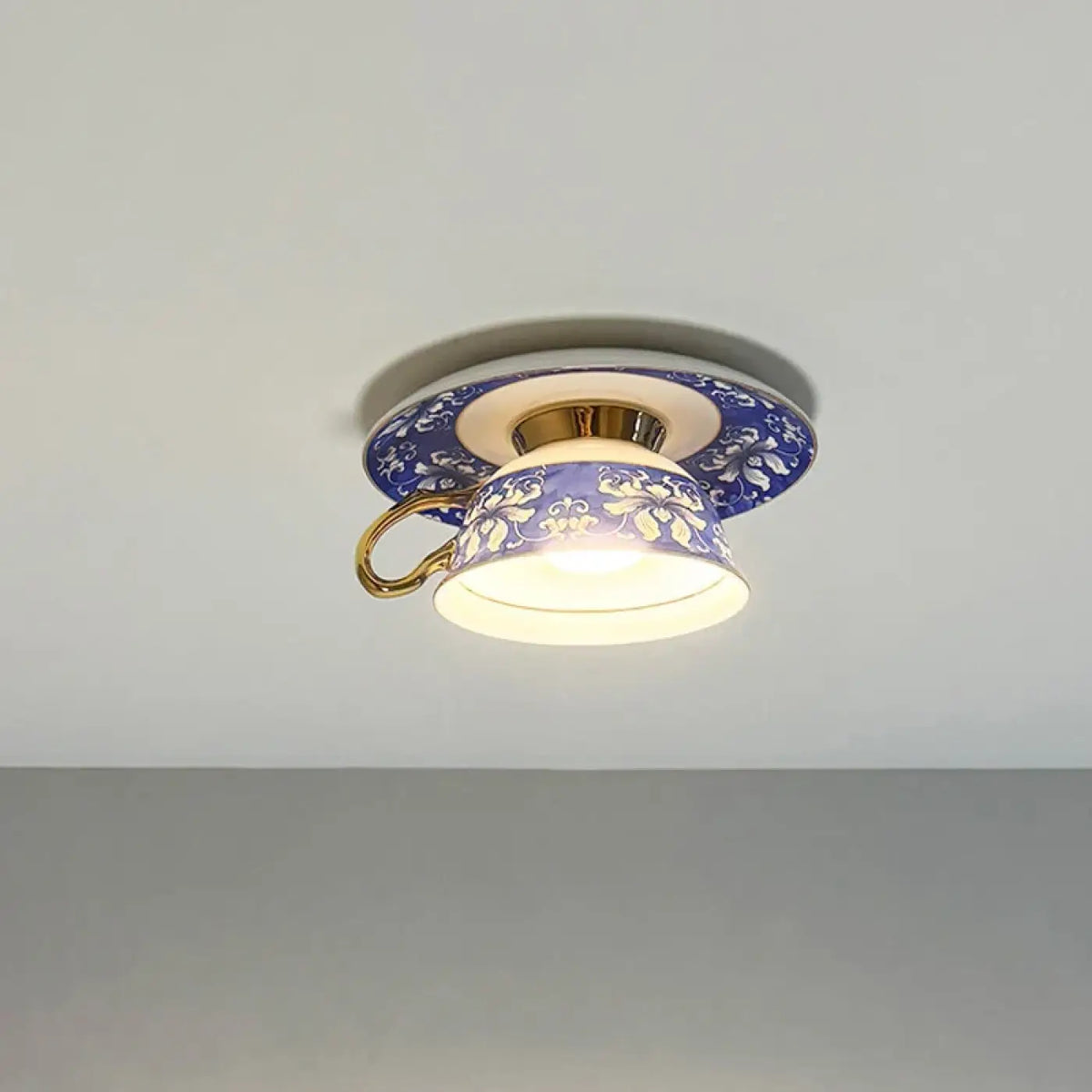 Plafonnier en forme de tasse bleue, luminaire original