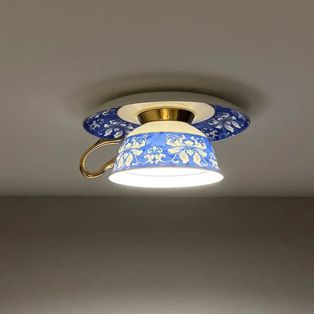 Plafonnier en forme de tasse bleue, luminaire original