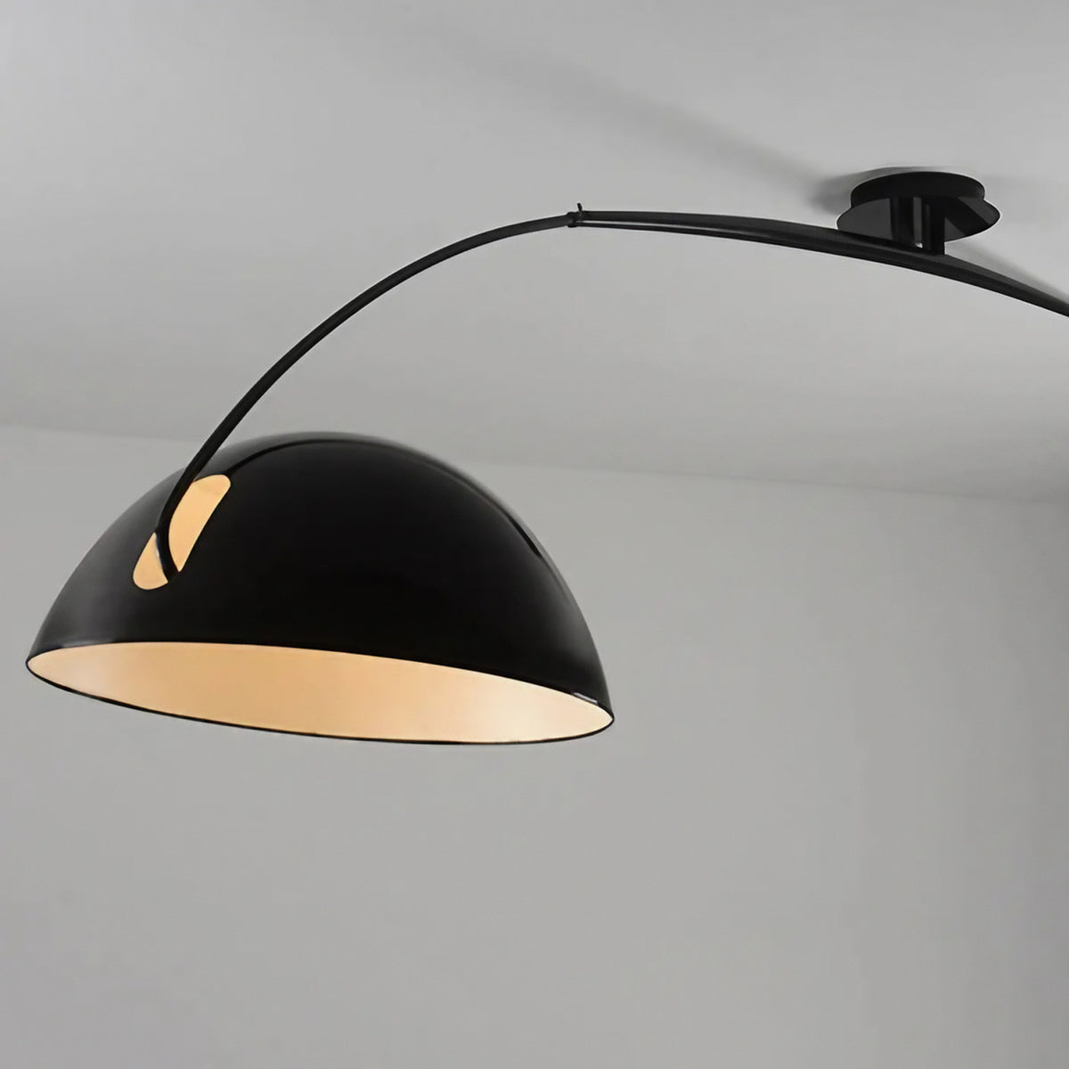Plafonnier en arc moderne pour salon, blanc ou noir