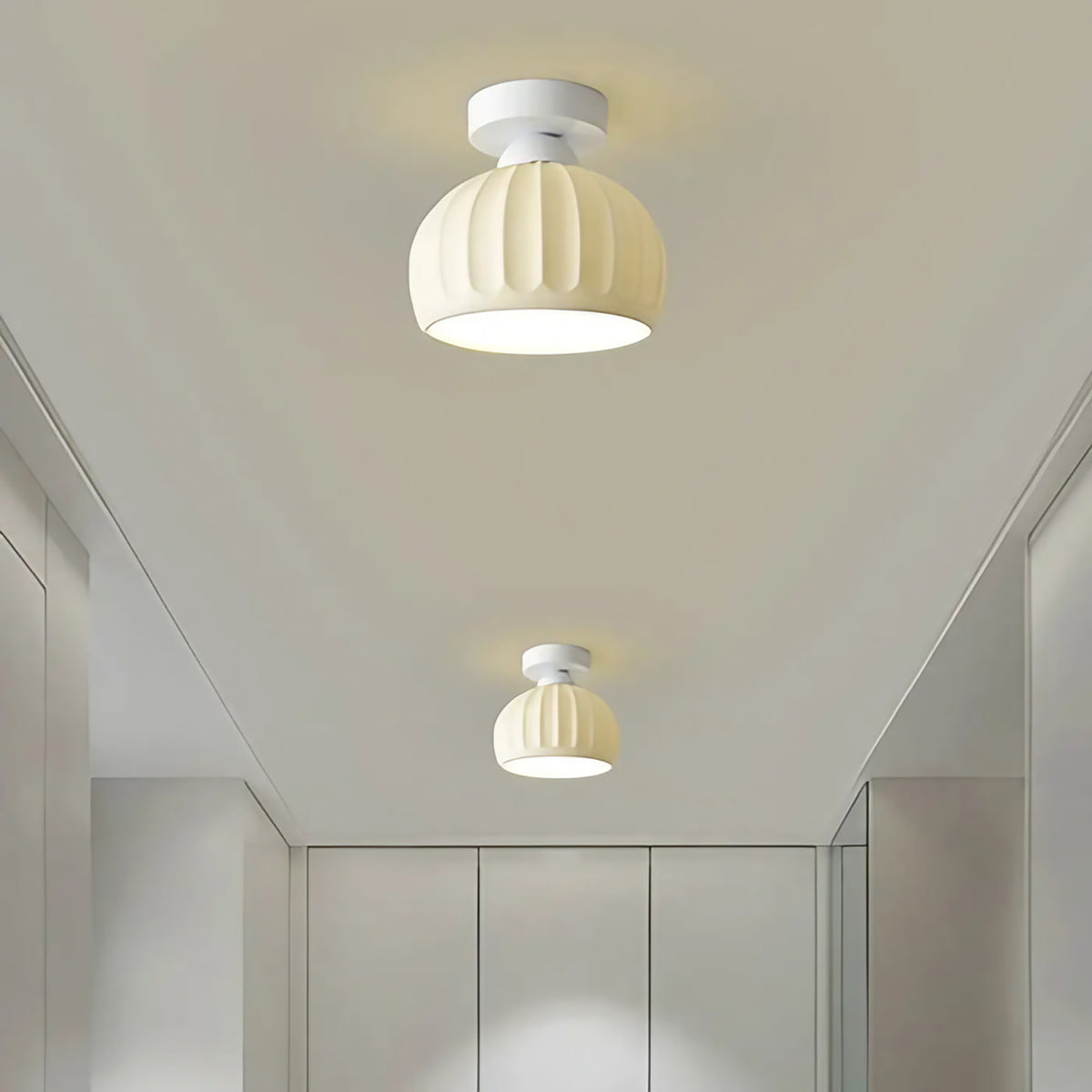 Plafonnier en céramique blanche, ligne minimaliste