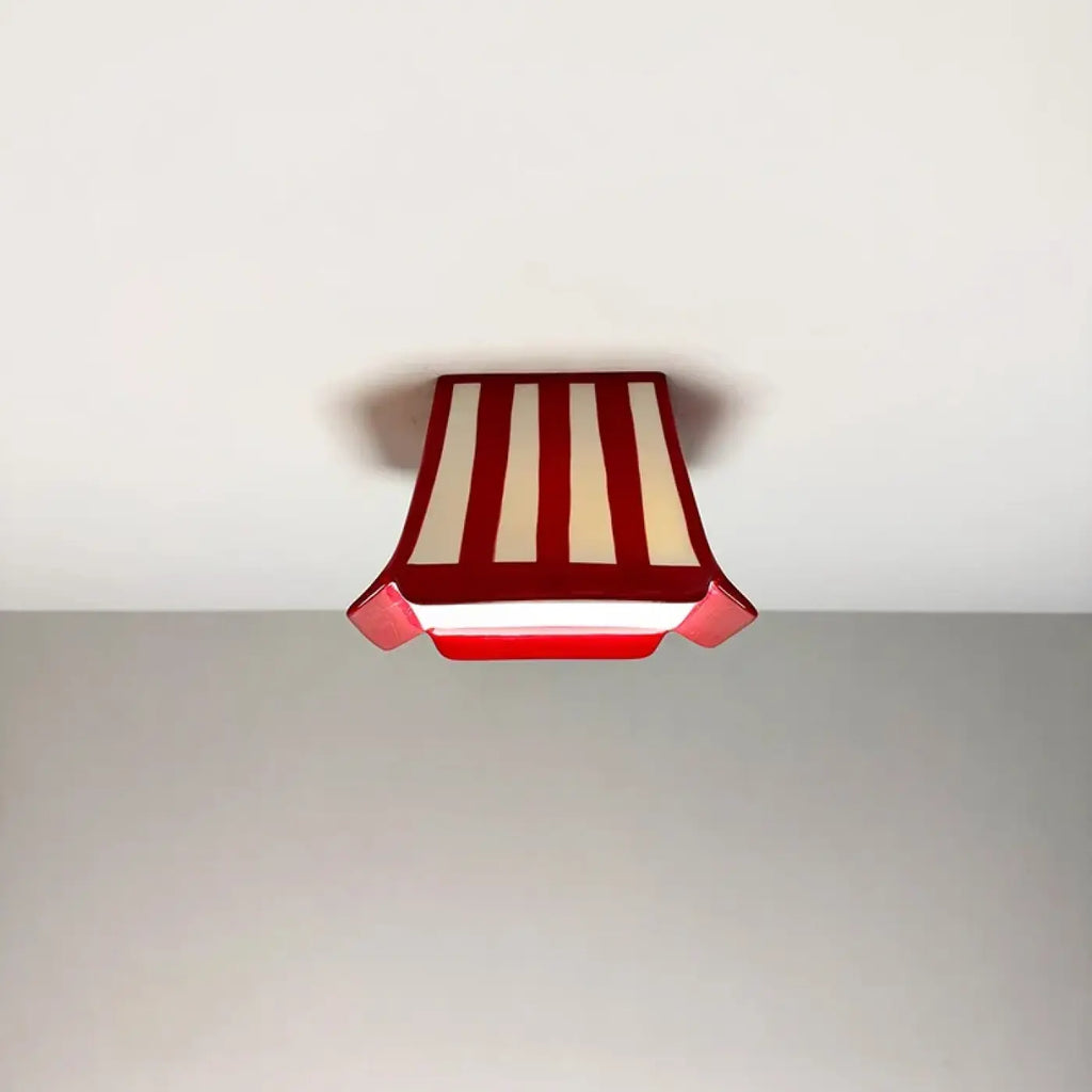 Plafonnier enfant rouge et blanc au design ludique
