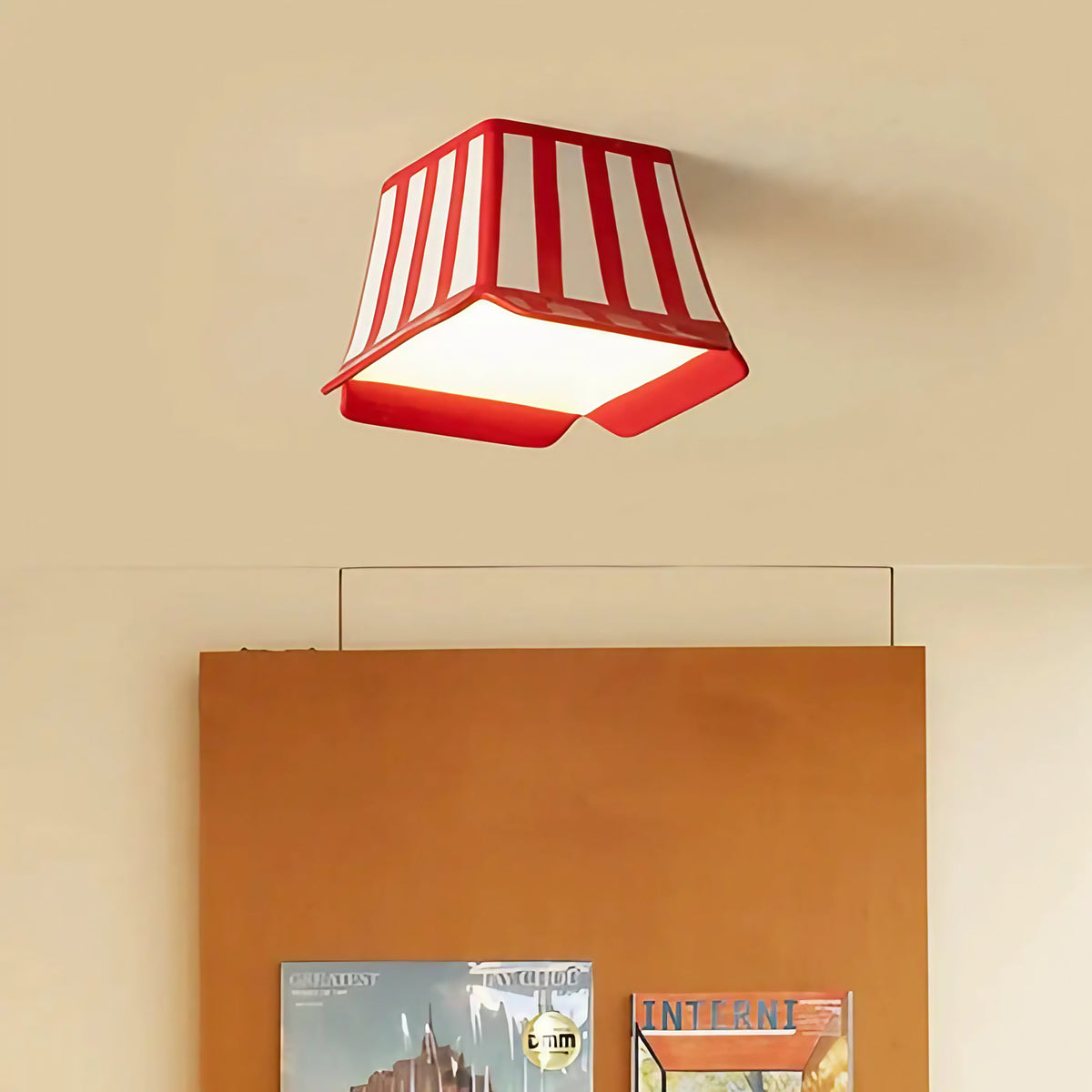 Plafonnier enfant rouge et blanc au design ludique