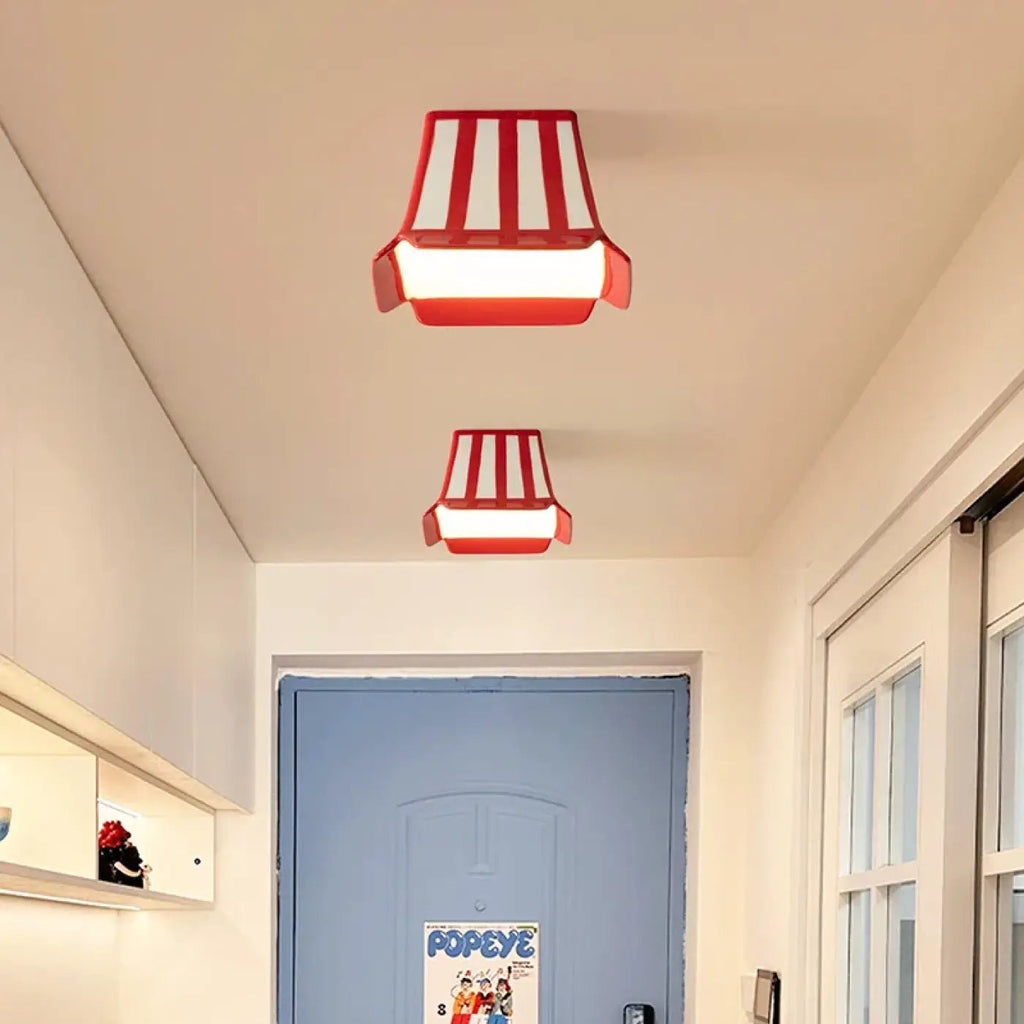 Plafonnier enfant rouge et blanc au design ludique