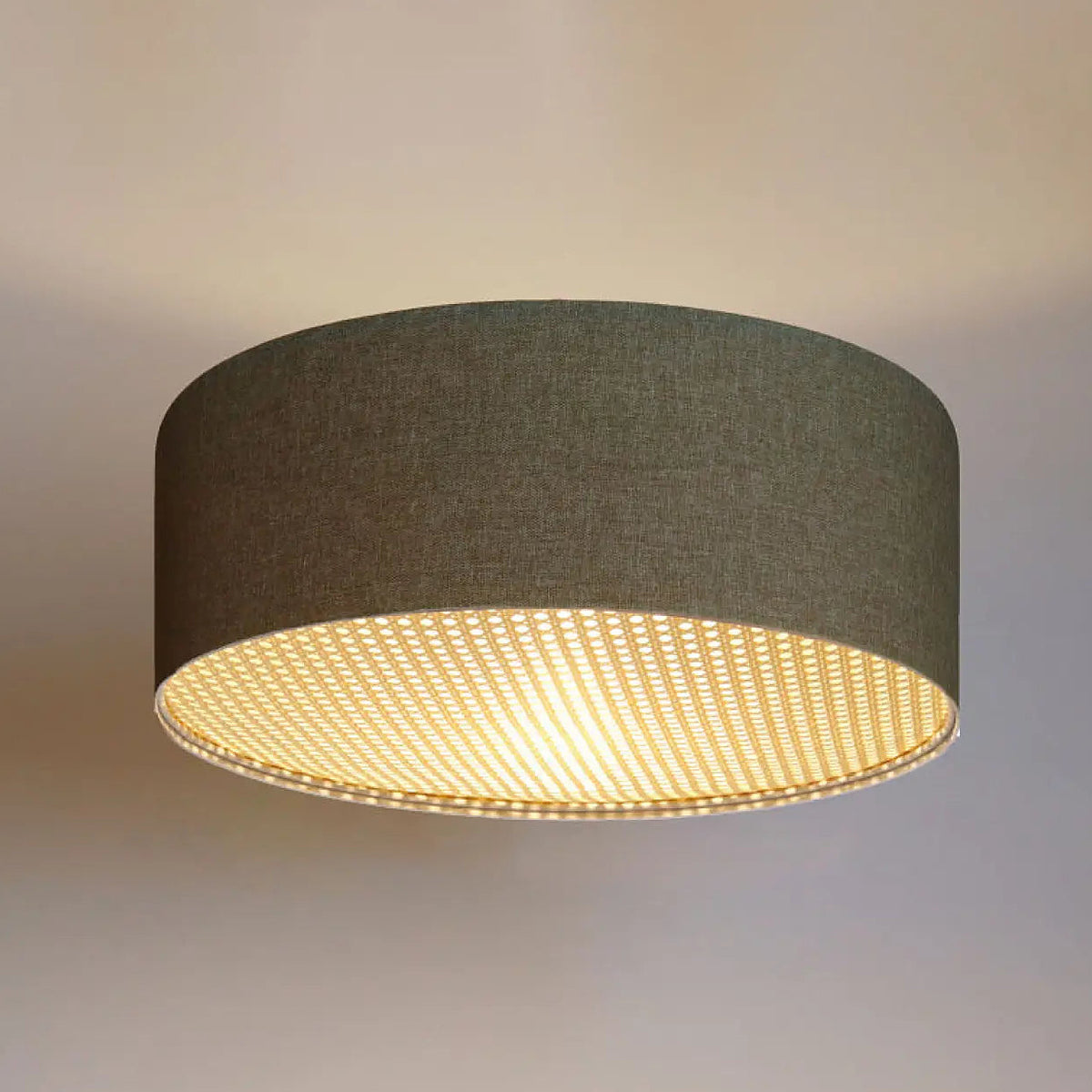 Plafonnier tissu gris vert à bande de rotin, de 40 à 70 cm
