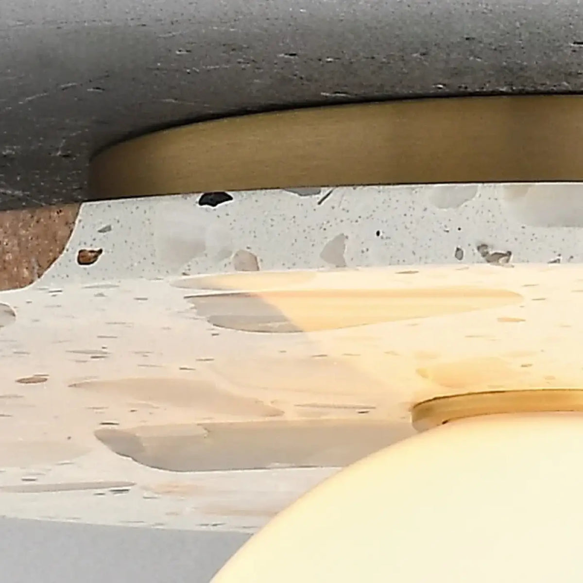 Plafonnier en marbre blanc avec globe blanc, tailles S et M