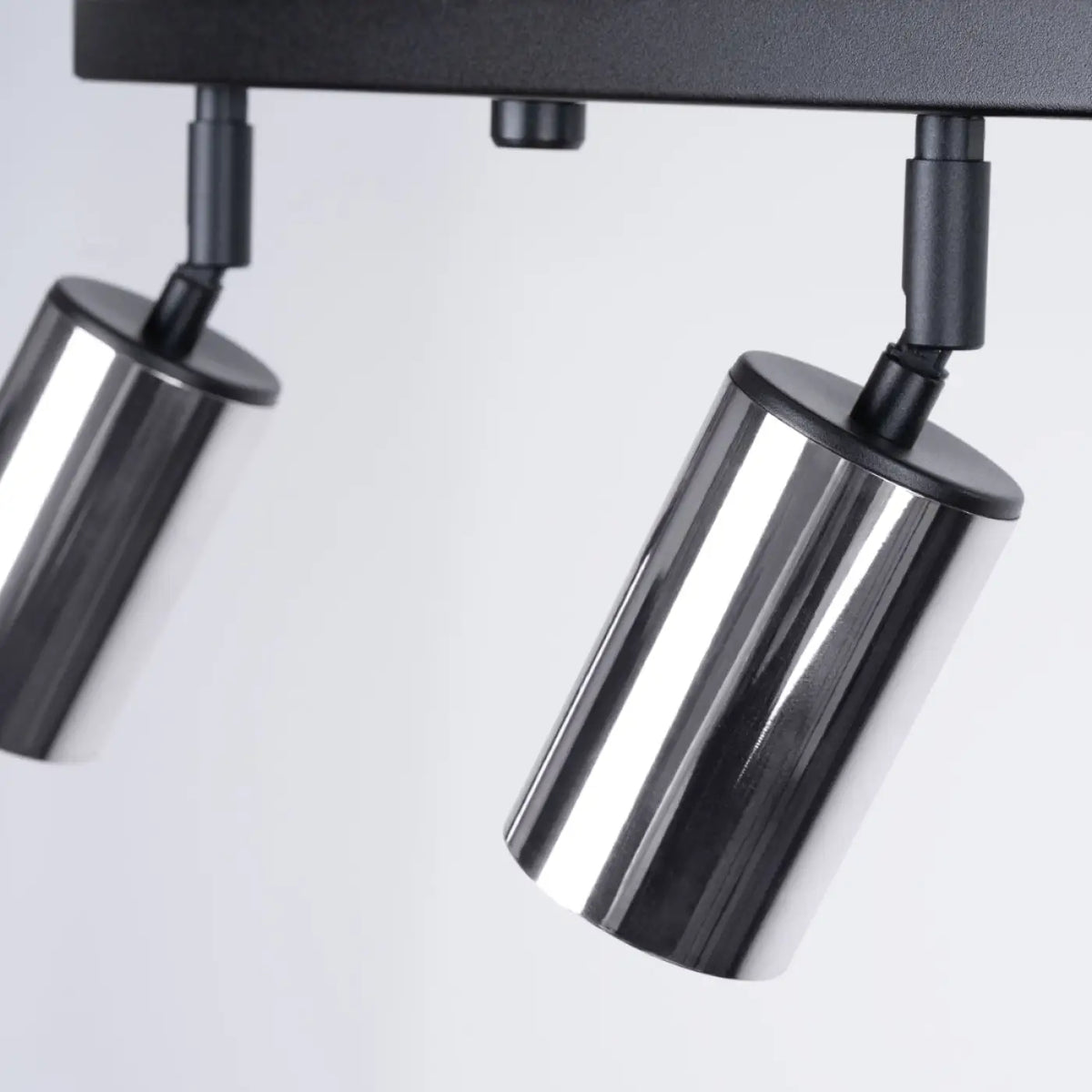 Plafonnier 4 spots orientables noir et chrome, rampe de 82 cm