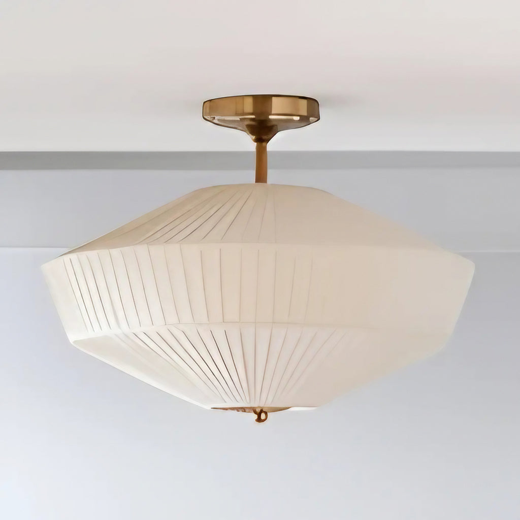 Plafonnier éventail en tissu plissé et métal doré