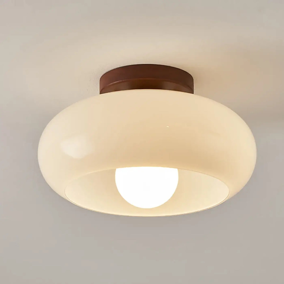 Plafonnier verre blanc et bois naturel, lumière diffuse