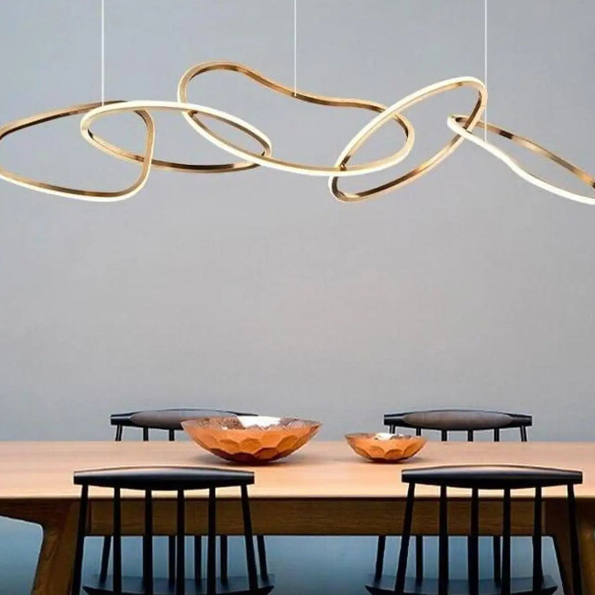 Suspension design moderne aux lignes géométriques