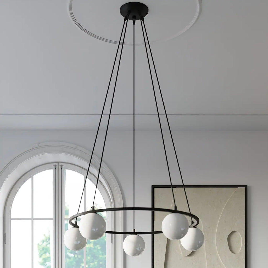 Suspension cercle en acier noir à globes en verre opale, 3 ou 5