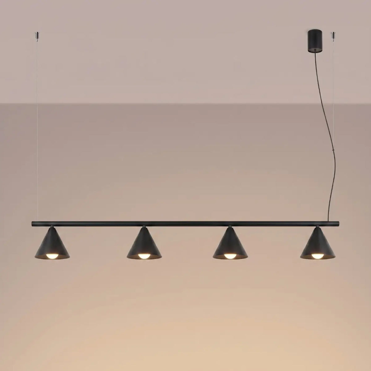 Suspension barre à 4 cônes en acier, 122 cm, 15 coloris