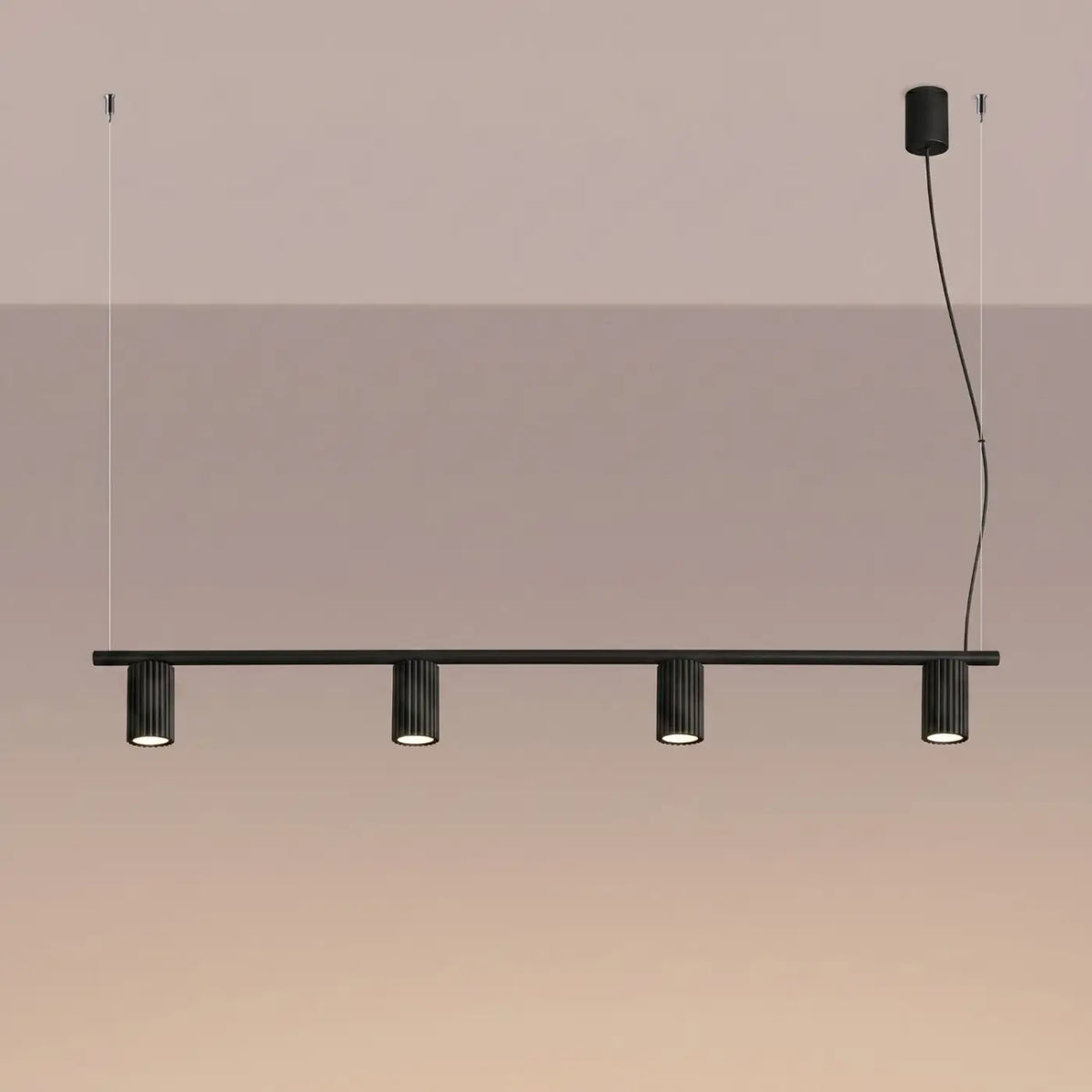 Suspension barre à 4 cylindres nervurés, 122 cm, 14 coloris