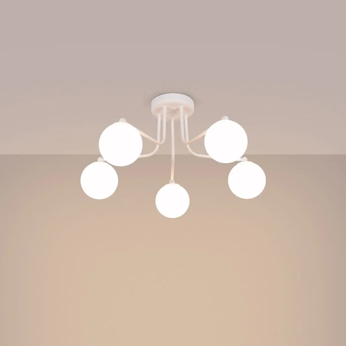 Plafonnier à globes en verre opale sur bras courbes, 3 ou 5