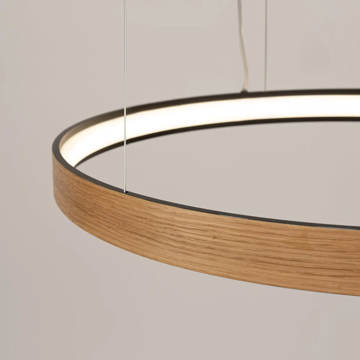 Suspension anneau LED en placage de chêne, 78 cm, 3000 K
