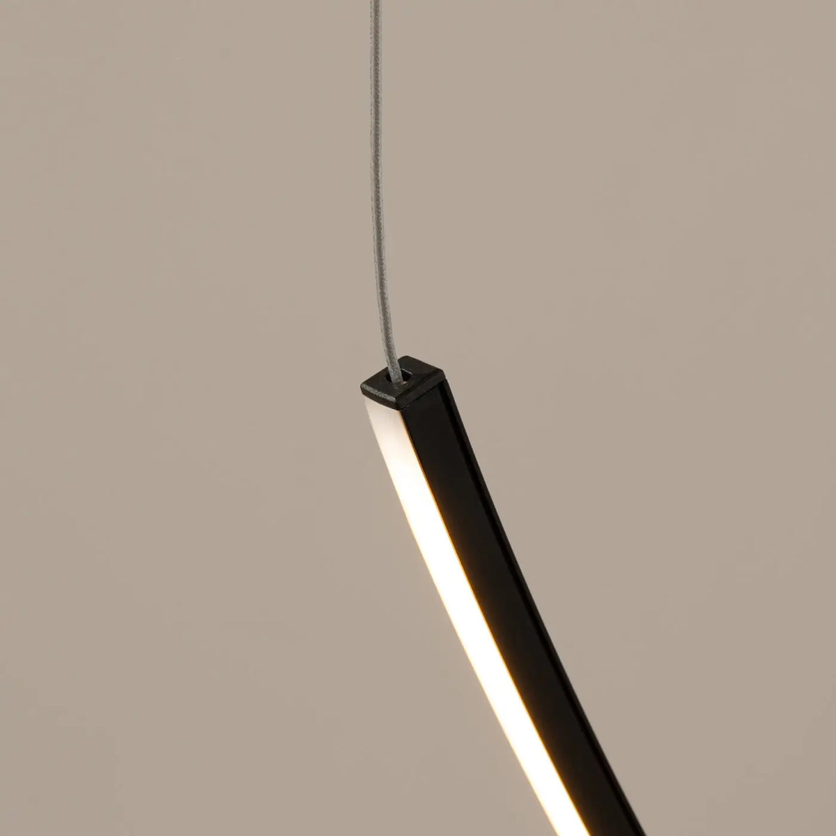 Suspension LED linéaire en aluminium noir, 1 ou 3 barres