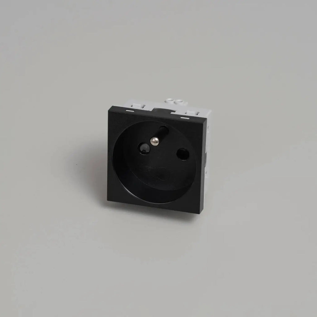 Prise de courant 2P+T type E, 16 A, module 45 mm noir ou blanc, noir