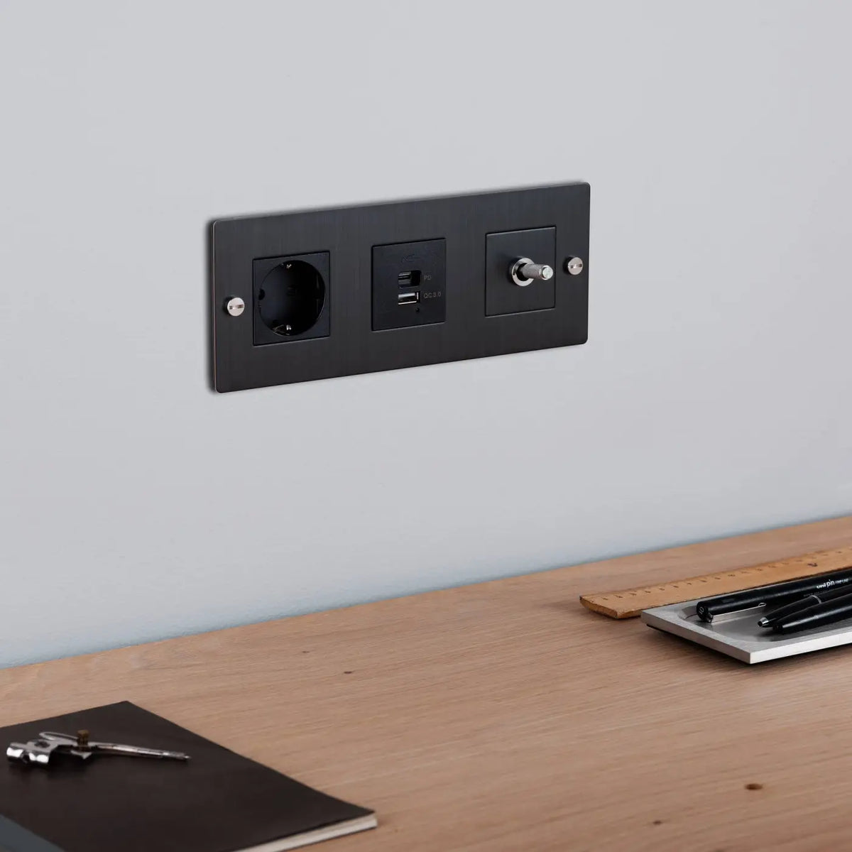 Prise USB-A et USB-C murale encastrée, charge rapide 30 W