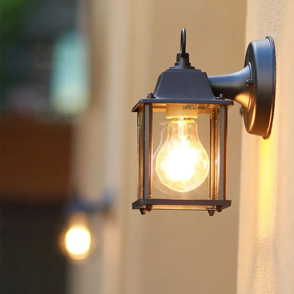 Petit luminaire extérieur noir à ampoule E27