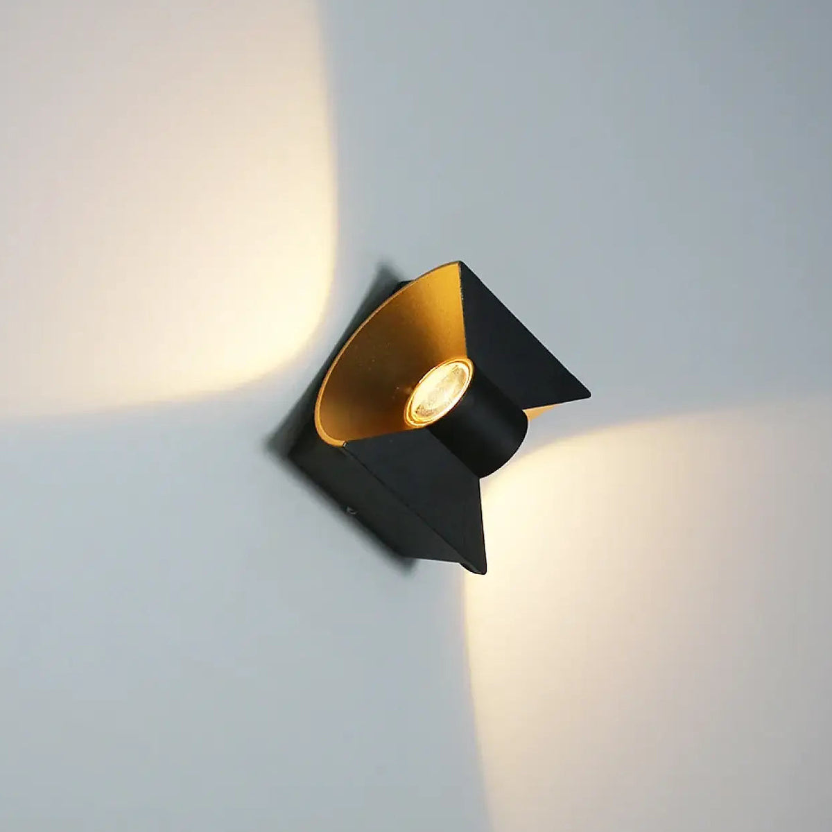 Petite applique extérieure incurvée en aluminium, noir ou blanc, noir