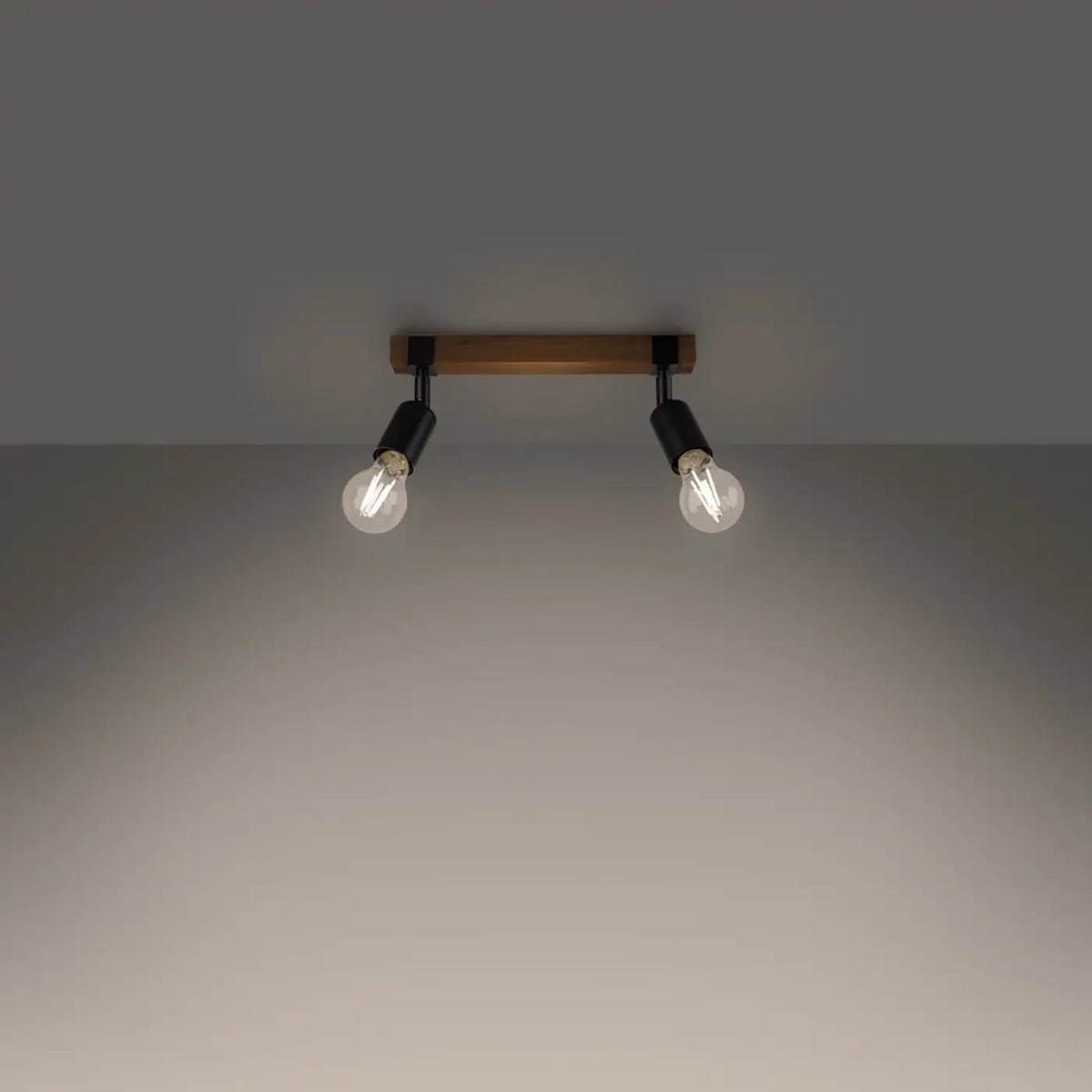 Plafonnier barre en bois et douilles noires, ampoules apparentes