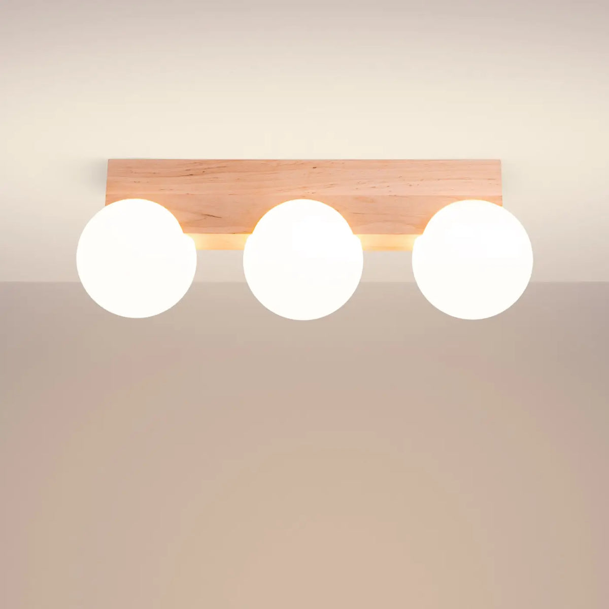 Plafonnier barre en bois et globes en verre opale, 2 à 4 sources